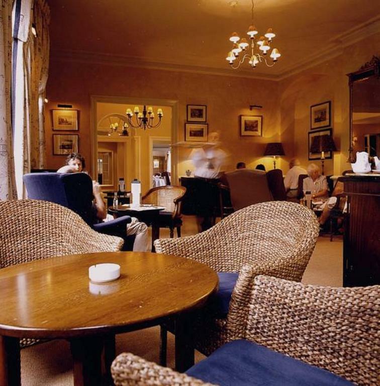 George Hotel By Greene King Inns Huntingdon Exterior photo